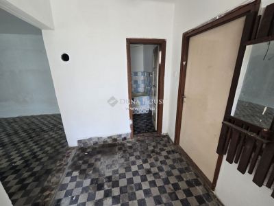 Eladó családi ház Nagykarácsony