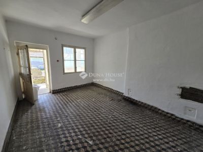 Eladó családi ház Nagykarácsony