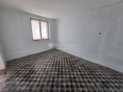 Eladó családi ház Nagykarácsony