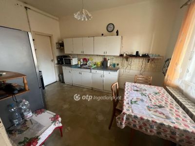 Eladó családi ház Tápiószele