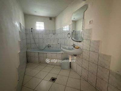Eladó családi ház Szentes