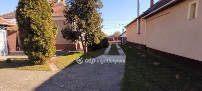 Eladó családi ház Polgár