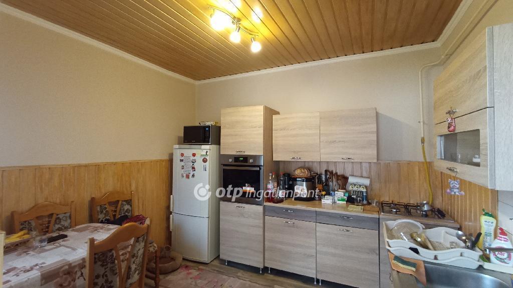 Eladó családi ház Jászfényszaru