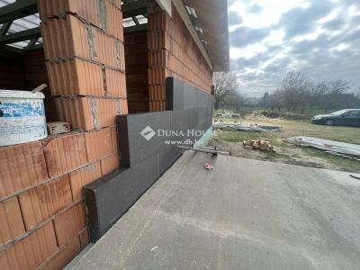 Eladó családi ház Tököl