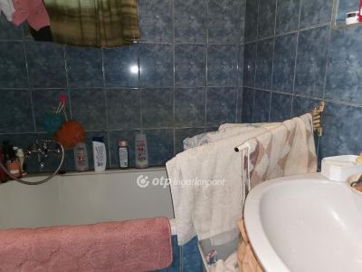 Eladó családi ház Szekszárd