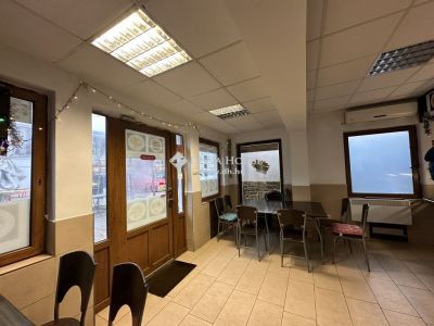 Eladó utcai bejáratú üzlethelység Szigetszentmiklós