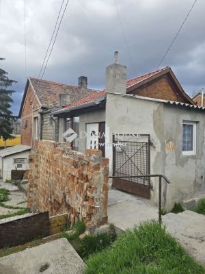 Eladó házrész Pécs