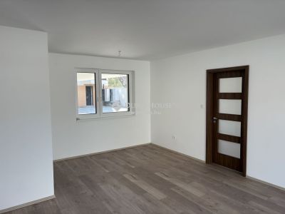 Eladó lakás Esztergom