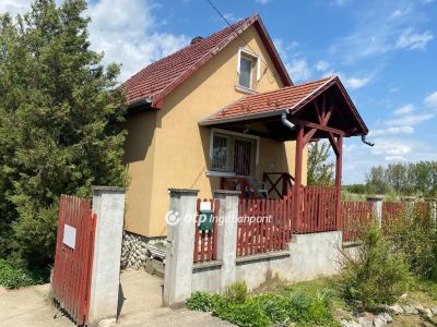 Eladó nyaraló Mezőcsát