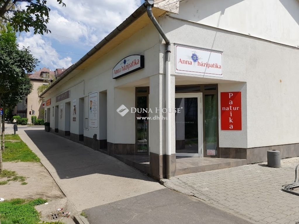 Kiadó utcai bejáratú üzlethelység Orosháza