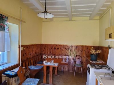 Eladó családi ház Adács