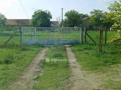 Eladó tanya Tápiógyörgye
