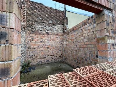 Eladó családi ház Budapest