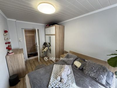 Eladó családi ház Poroszló