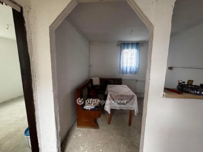 Eladó családi ház Hajdúsámson