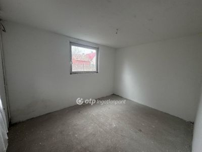 Eladó családi ház Hajdúsámson