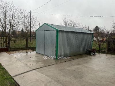 Eladó családi ház Újszilvás