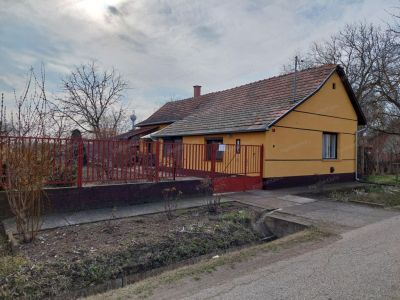 Eladó családi ház Kocsér
