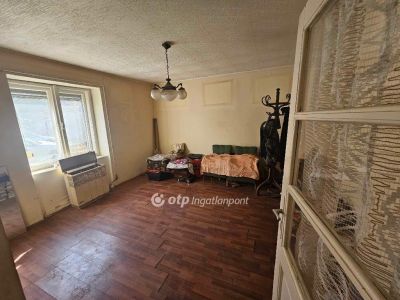 Eladó családi ház Szolnok