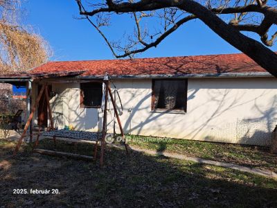 Eladó ipari terület Halásztelek