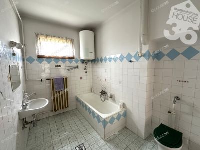 Eladó családi ház Jászszentlászló