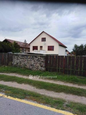 Eladó nyaraló Debrecen