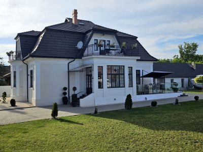 Eladó kastély Tápióbicske