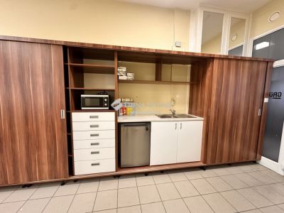 Eladó irodahelység irodaházban Zalaegerszeg