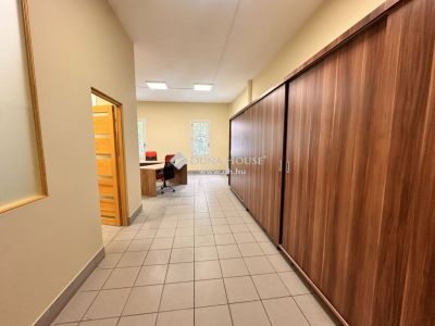 Eladó irodahelység irodaházban Zalaegerszeg
