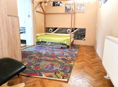 Eladó családi ház Pécs