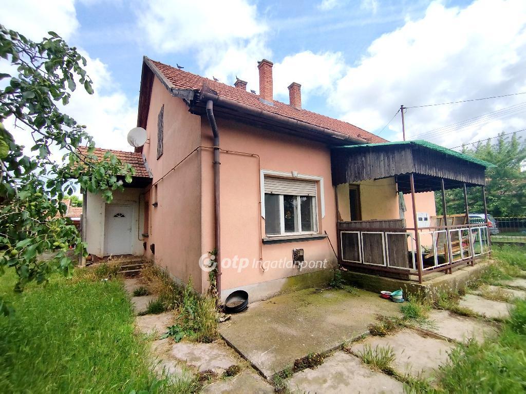 Eladó családi ház Kenderes