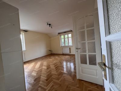 Eladó családi ház Budapest