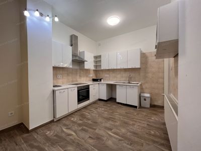 Eladó családi ház Budapest
