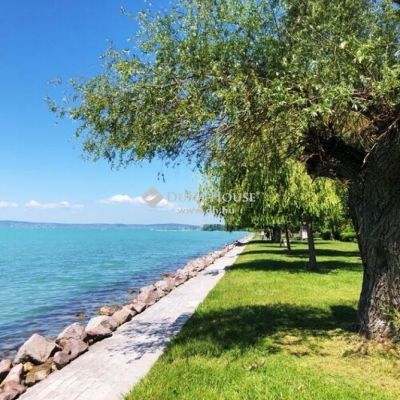 Eladó nyaraló Balatonvilágos