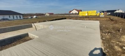 Eladó lakóövezeti telek Dány