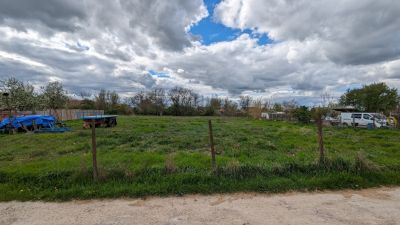 Eladó lakóövezeti telek Pusztaszabolcs