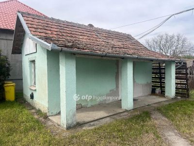 Eladó családi ház Újszilvás