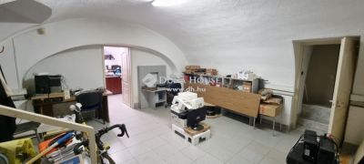 Eladó utcai bejáratú üzlethelység Kecskemét