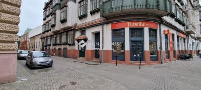 Eladó utcai bejáratú üzlethelység Kecskemét