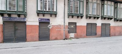 Eladó utcai bejáratú üzlethelység Kecskemét