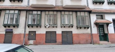 Eladó utcai bejáratú üzlethelység Kecskemét