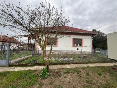 Eladó családi ház Kerecsend