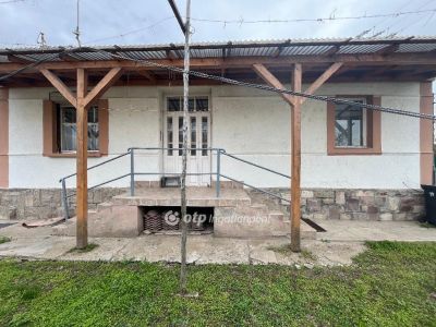Eladó családi ház Kerecsend