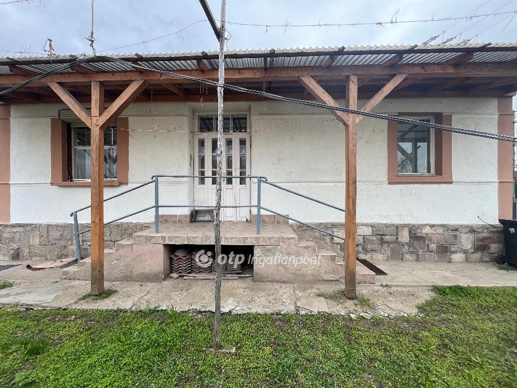 Eladó családi ház Kerecsend