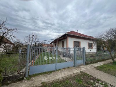 Eladó családi ház Kerecsend