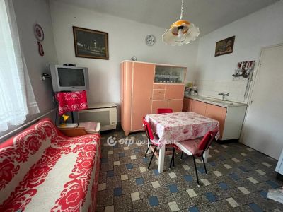 Eladó családi ház Kerecsend