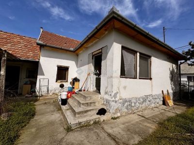 Eladó családi ház Tápióság