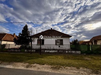 Eladó családi ház Tápióság