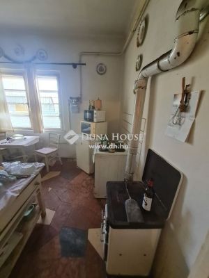 Eladó családi ház Budapest
