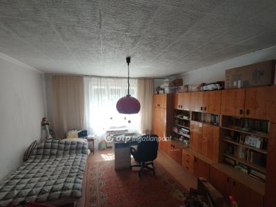 Eladó családi ház Szekszárd
